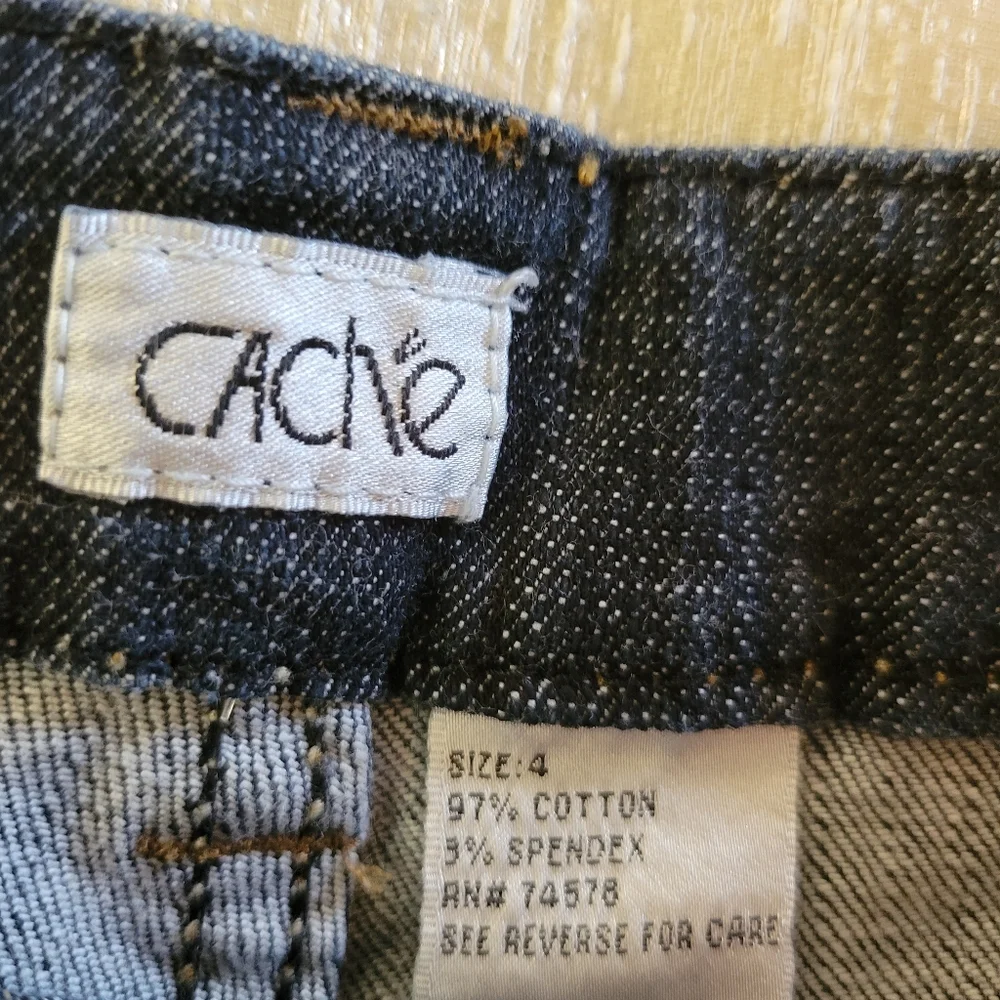 Cache Jeans - Picture 3 of 7